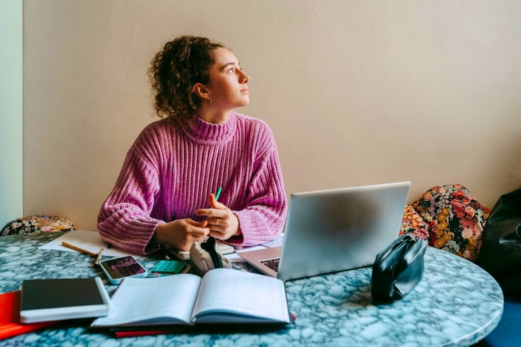 Neurobiologie de la Mémoire : Optimiser l&rsquo;Acquisition du Vocabulaire GRE via la Répétition Espacée