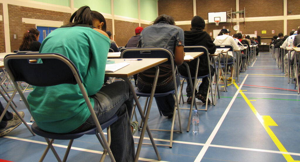 SAT 2026 : Ce que les Universités Américaines ne vous disent pas (Hacks pour le 1400+)